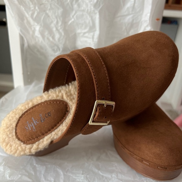 Style & Co Womens Dakotaa Slip-On Tan Suede Clogs 5M Buckle Cozy Winter Casual - Picture 4 of 16